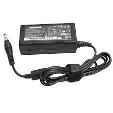 CHARGEUR LAPTOP TOSHIBA 19V 3.42A 5.5x2.5 mm